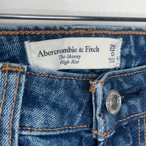 Abercrombie & Fitch The Skinny High Rise Jean - Picture 6 of 9